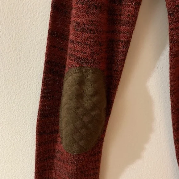 Sweet Wanderer long sleeve shirt with elbow patch & button detail - Picture 4 of 7